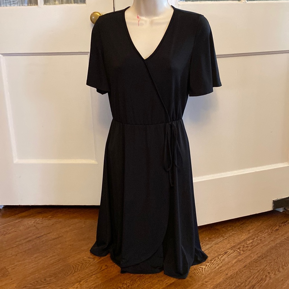 Piphany XS Black V Neck Short Bell Sleeves Tie Waist Faux Wrap Dress